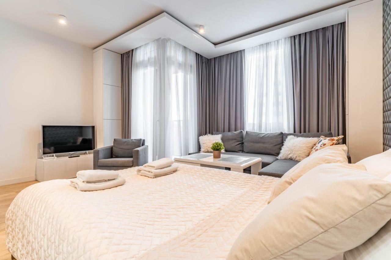 Wrocapartments Starcenter - Parking Free วรอตซวาฟ ภายนอก รูปภาพ